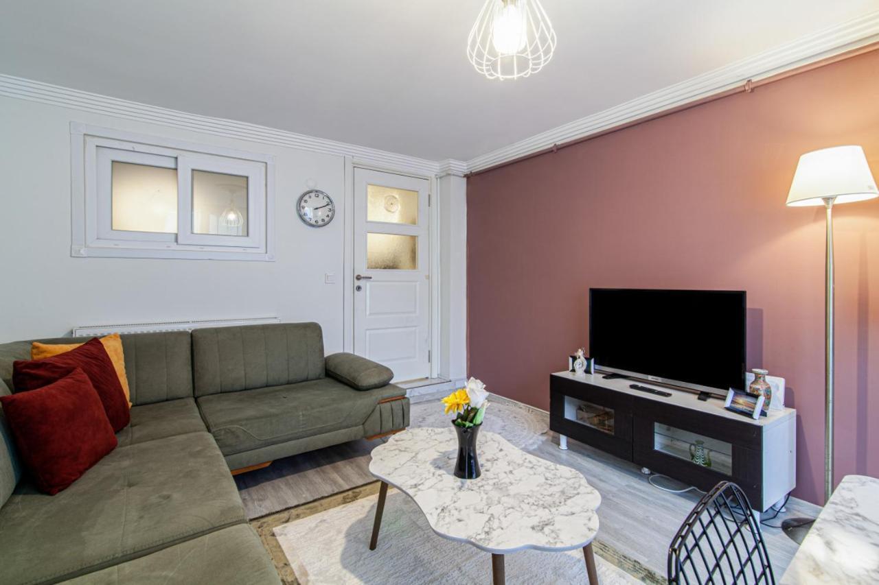 Cozy Flat Close To Various Malls In Kagithane Appartement